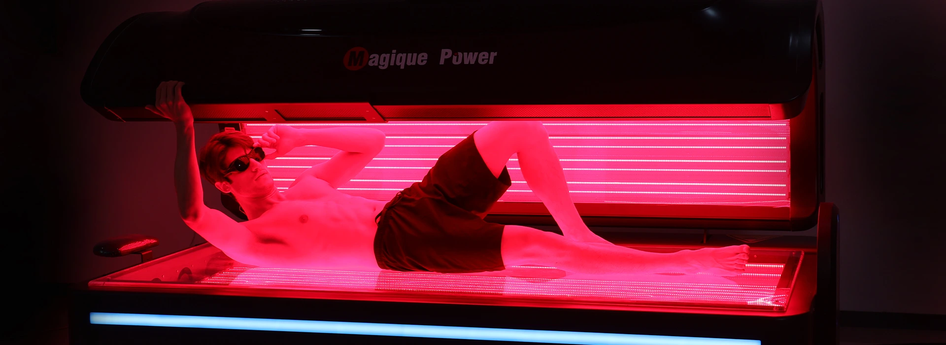 Red light therapy for muscle recovery using 660nm and 850nm full body LED therapy bed